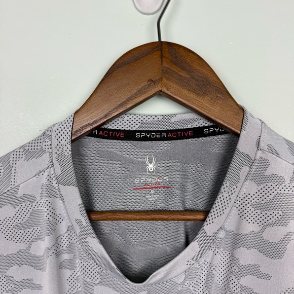 Spyder Gray Camo Athletic Tee Cropped Size Medium - Picture 5 of 6